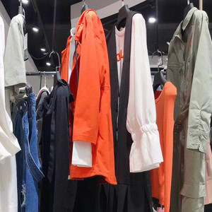 上海高端摩登品牌【珞炫】18春折扣女装加盟厂家直供货源