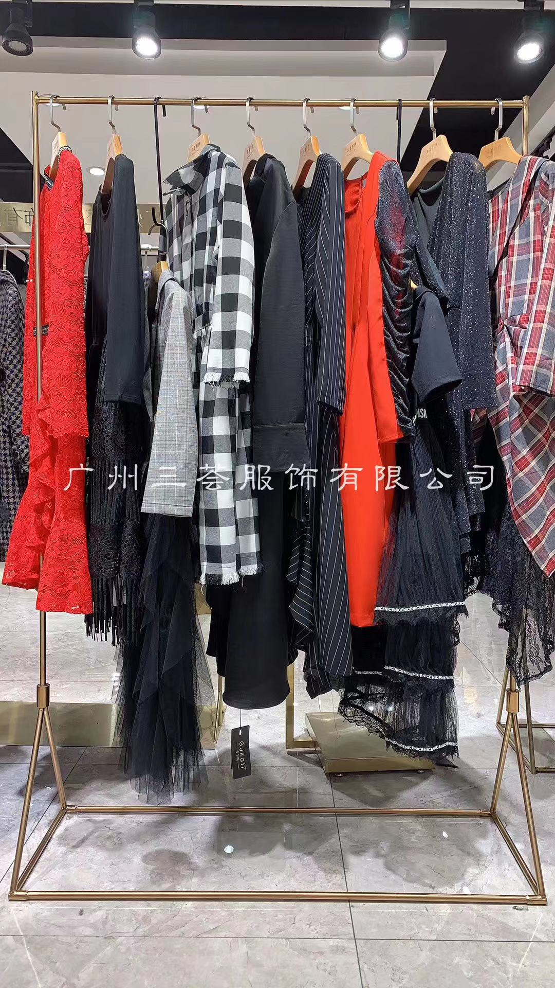 ff11fe872a4d1b809f81b4c79e8eccf.jpg