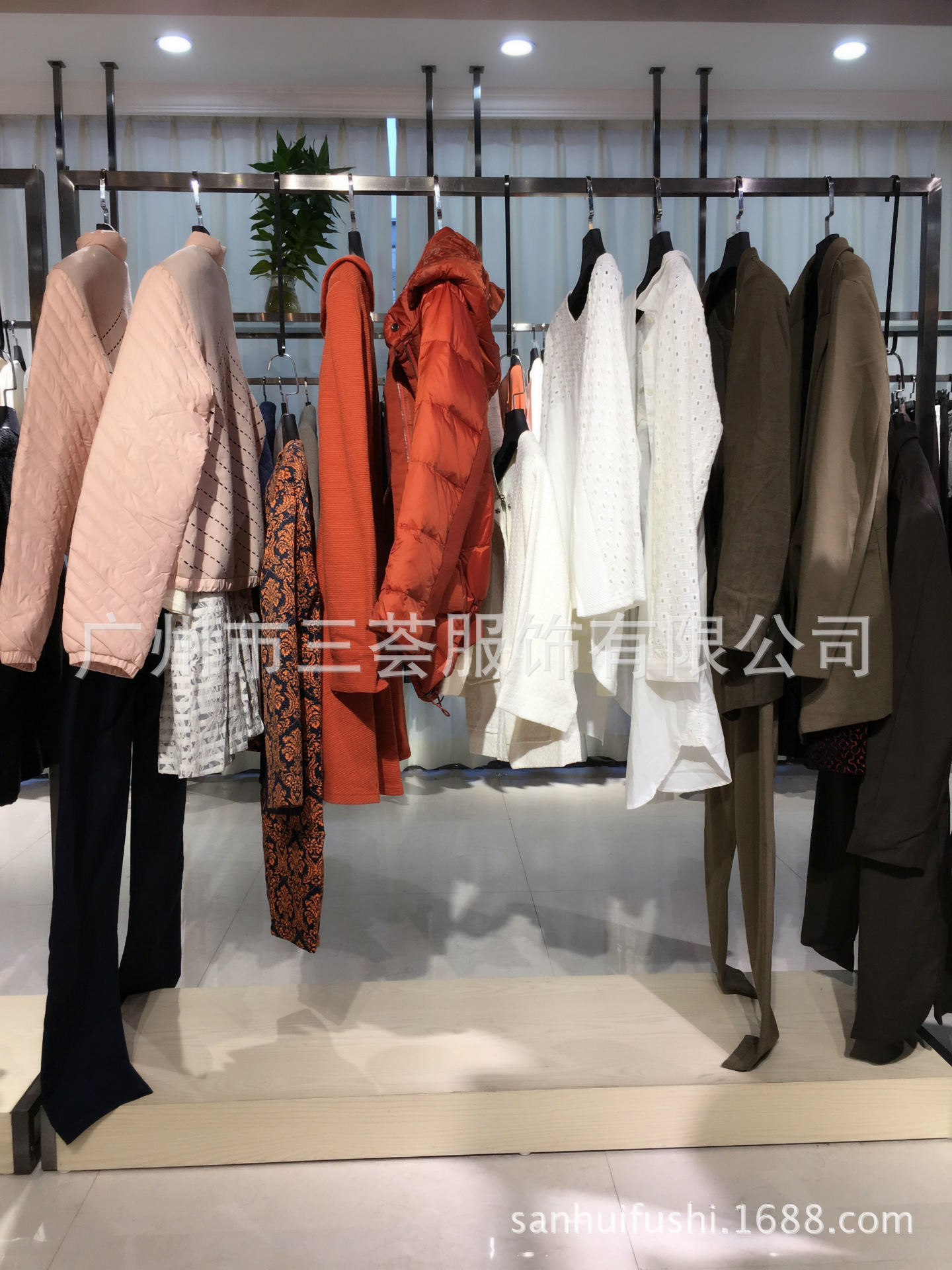 犁人坊17年秋冬裝品牌折扣女裝店進貨渠道廣州一手貨源折扣批發