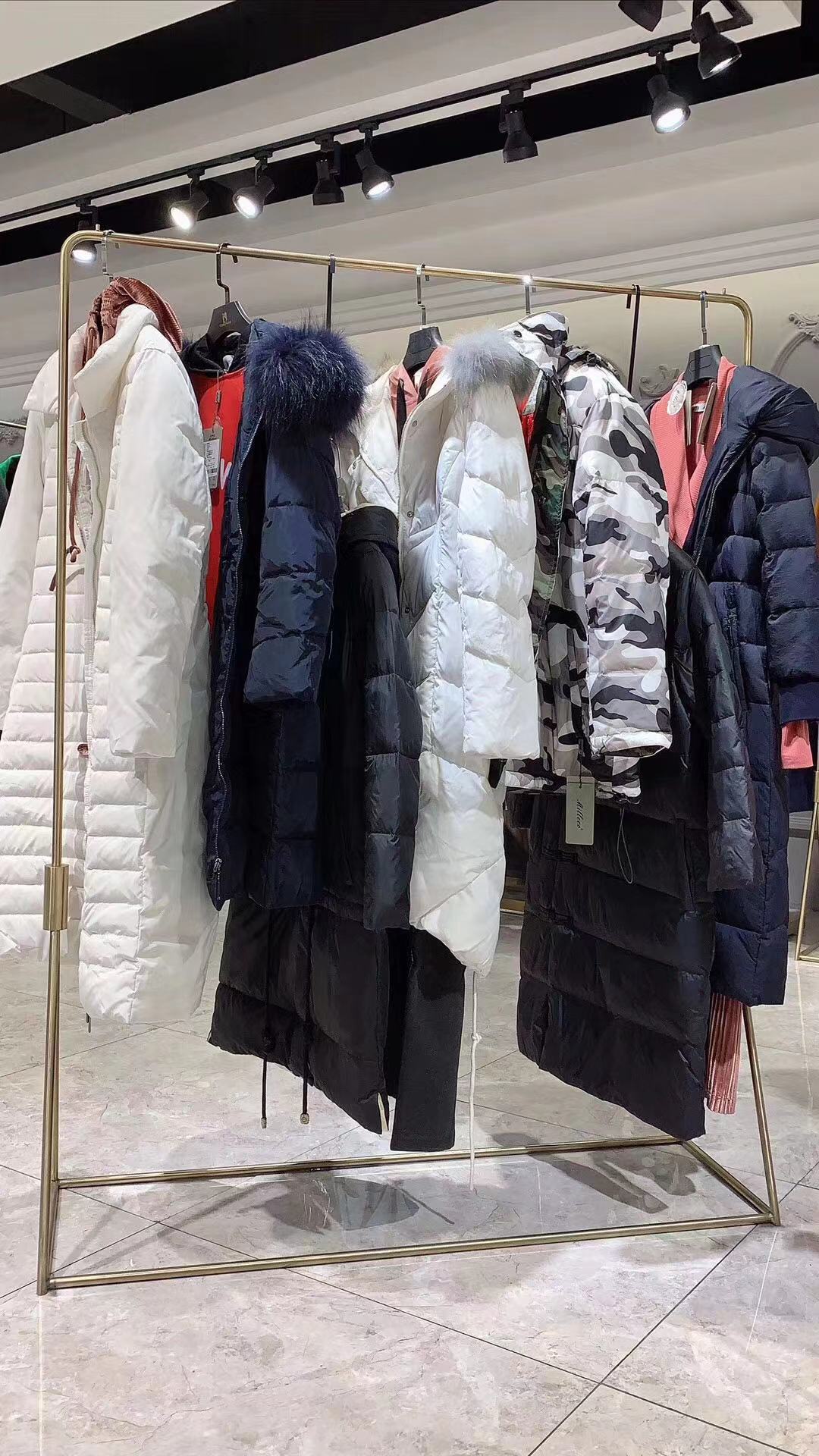 【莫妮卡】2019年秋冬深圳高端设计师三荟常驻品牌欧美风格一手批发