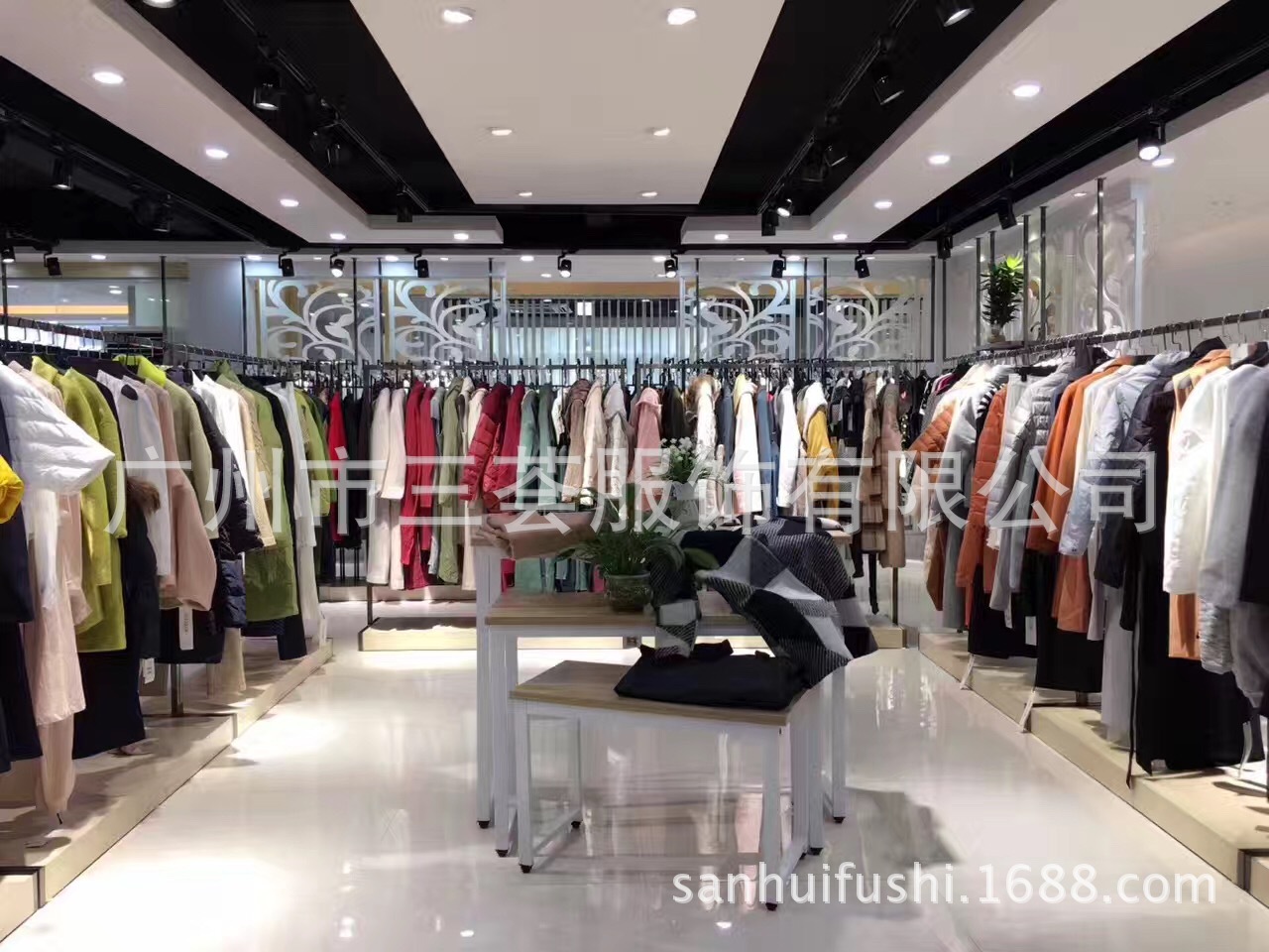 尘色17年秋冬装一线品牌折扣店加盟三荟货源工厂尾单折扣拿货渠道