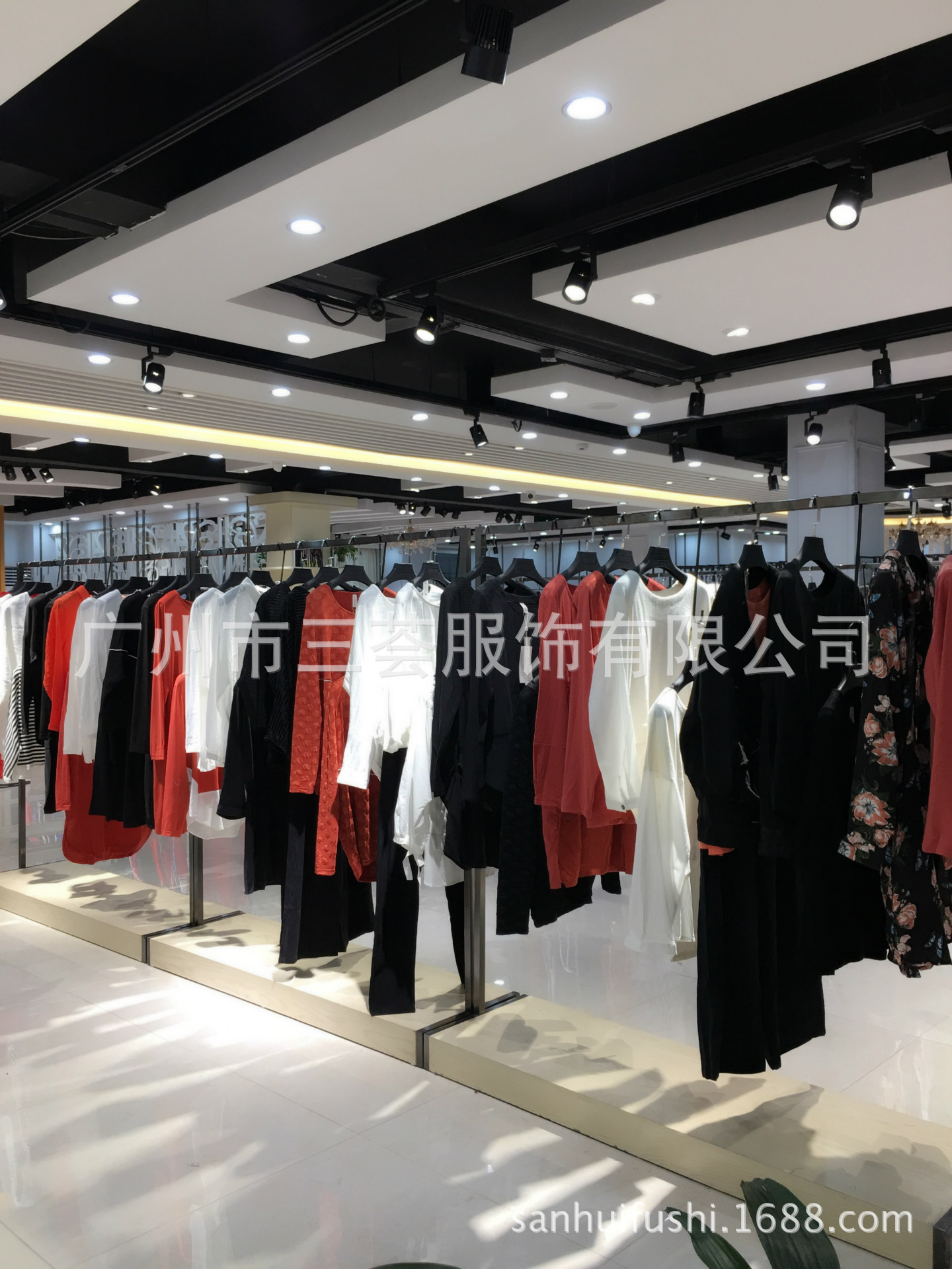 堓上七着17年春秋装广州品牌女装折扣工厂库存尾货一手货源批发